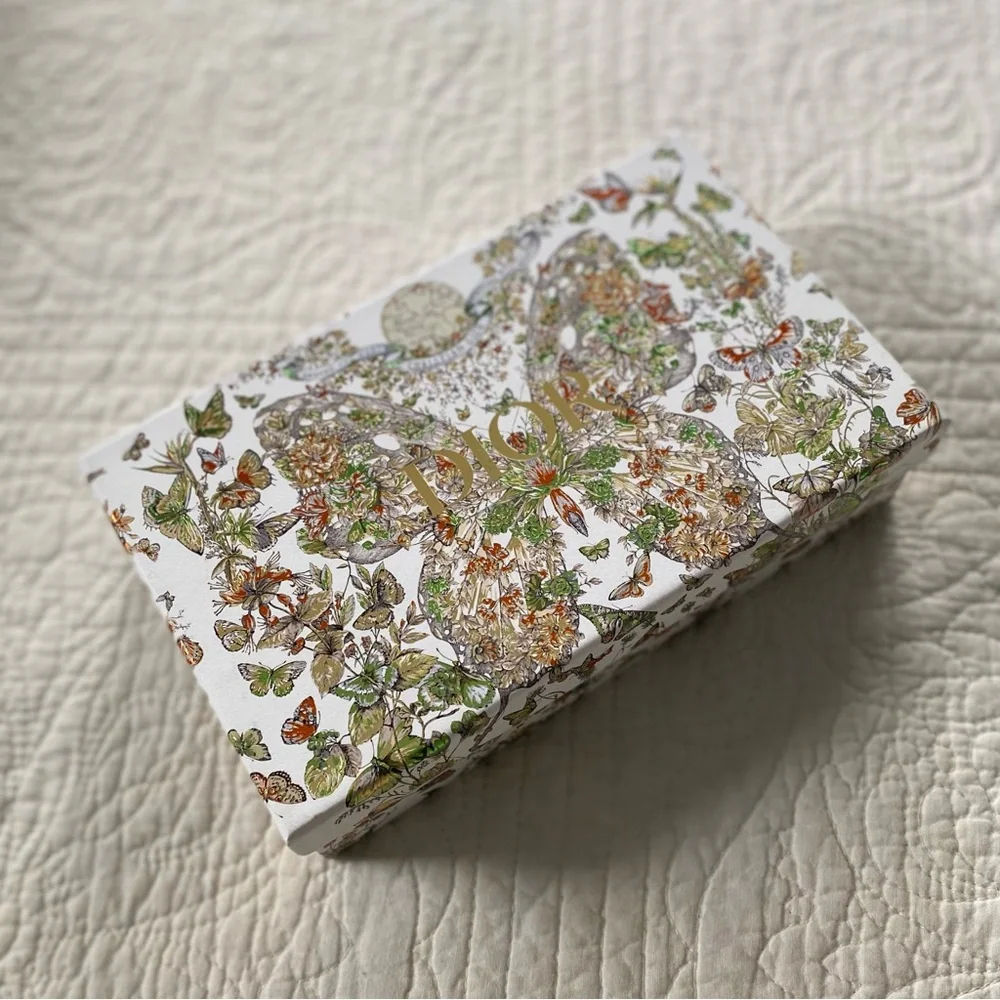 DIOR - Empty Butterfly Gift Box 9”x5.5”x2.25” - Picture 8 of 10